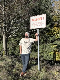 Béžové Triko s krátkým rukávem - Sudety – život na čáře.