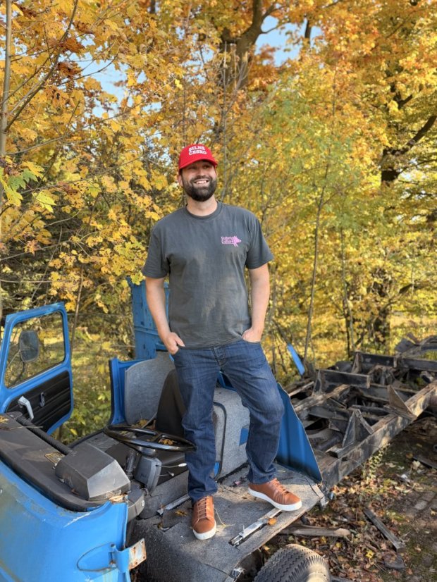 Tričko - SudetyCulture Znak ( šedé - růžové prase )