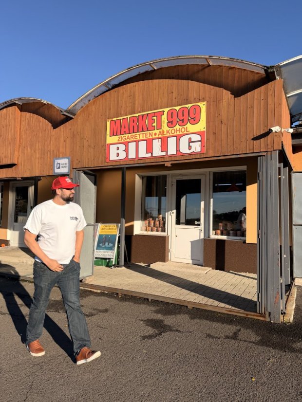 Tričko - SudetyCulture Znak ( Bílé, černé prase menší - nižší gramáž )